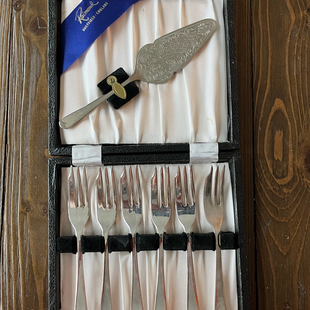 Raimond Sheffield England Pie Set